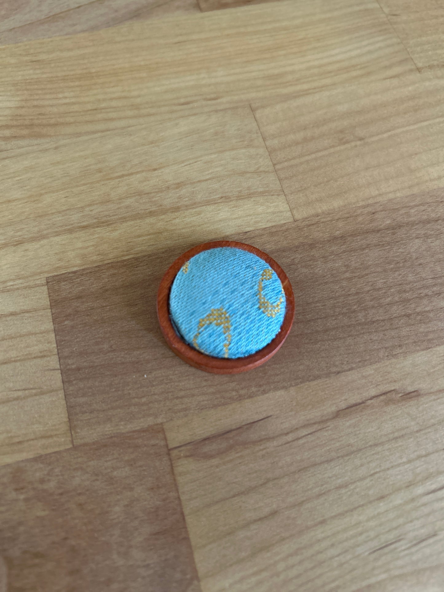 Needle Minders