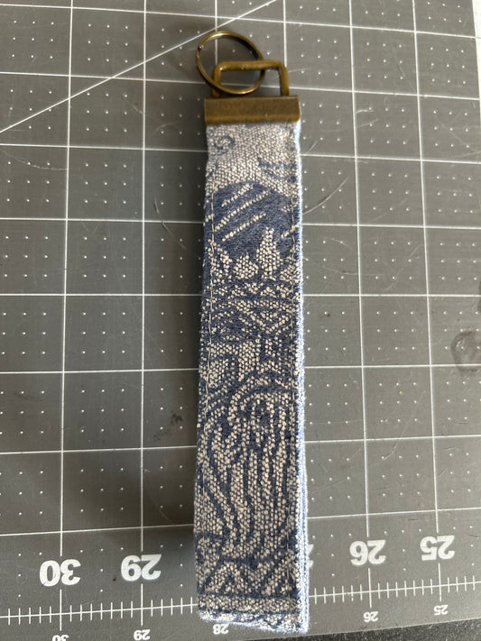 Statue keychain