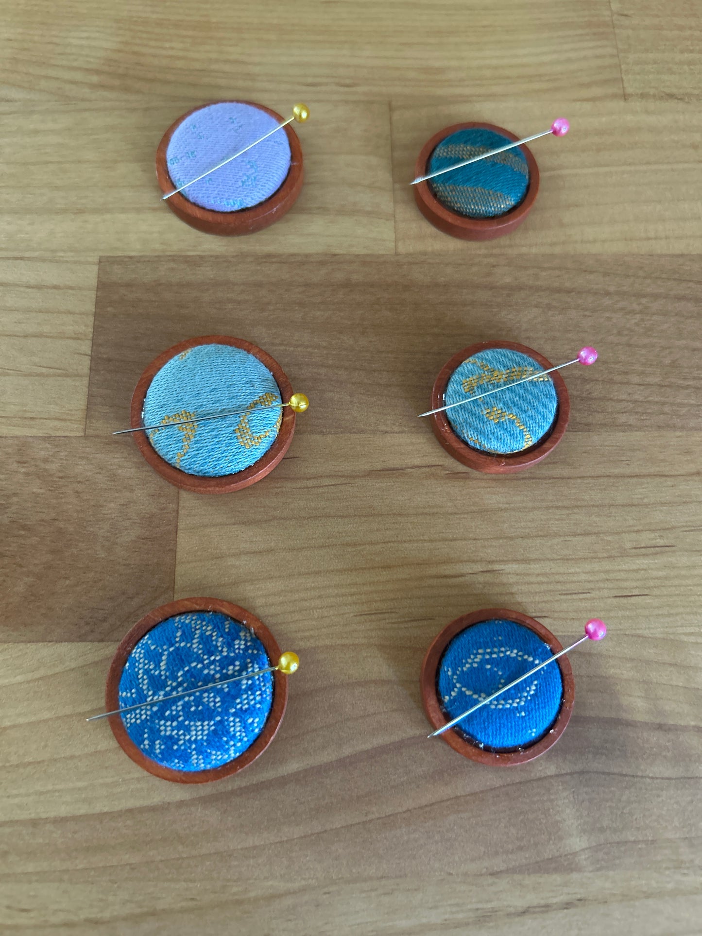 Needle Minders